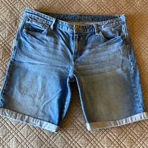 Calvin Klein Jean Shorts 32/14